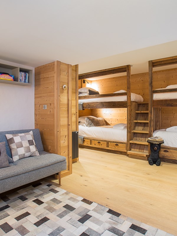 MM Townhall Small 10