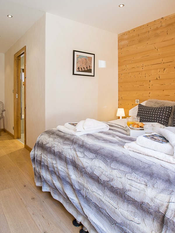 MM Townhall Small 48