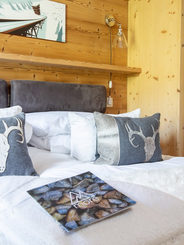 MM WATERSIDE A LARGE 7