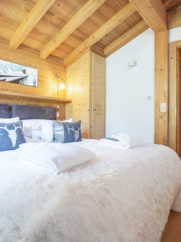 MM WATERSIDE A LARGE 6