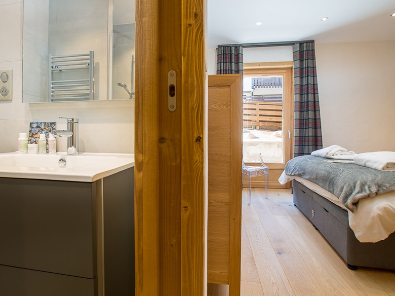 MM Townhall Small 32