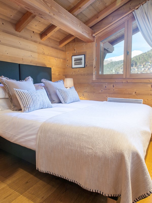 MM Penthouse Bed