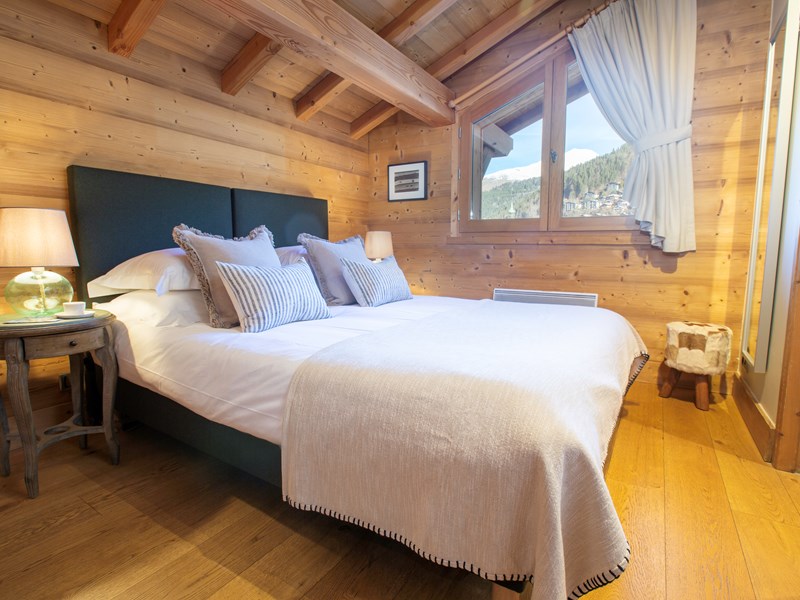 MM Penthouse Bed
