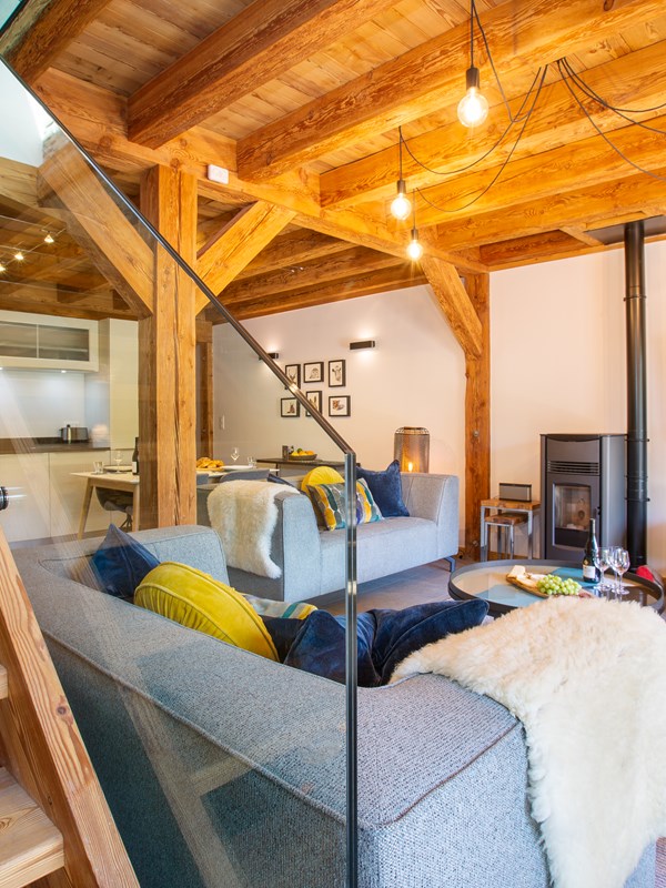 MM Petit Chalet Robin Outside And Living 24