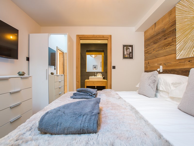 Morzna Etoile Bedroom Side On 2