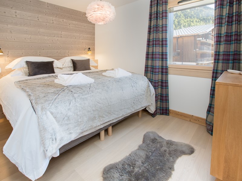 Apartment 101, Luxury Apartment Morzine - Master Bedroom 1