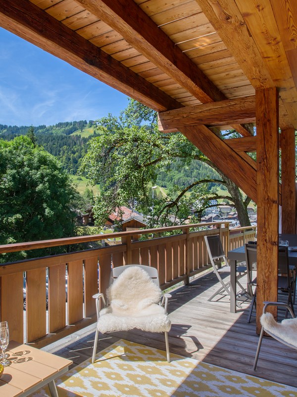 MM Petit Chalet Robin Outside And Living 11