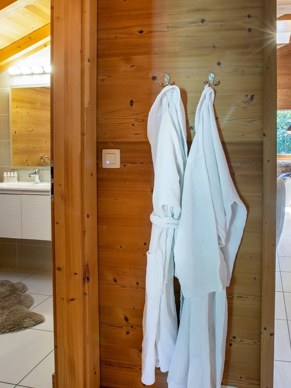 MM WATERSIDE A LARGE 8