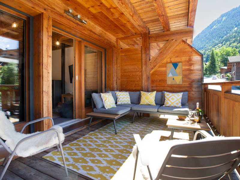 MM Petit Chalet Robin Outside And Living 9