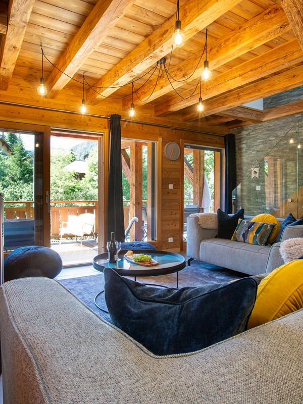 MM Petit Chalet Robin Outside And Living 7