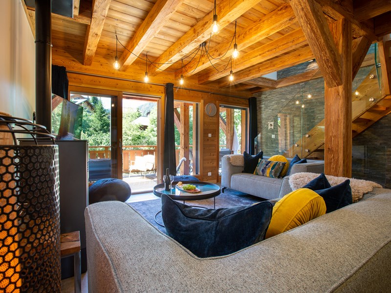 MM Petit Chalet Robin Outside And Living 7