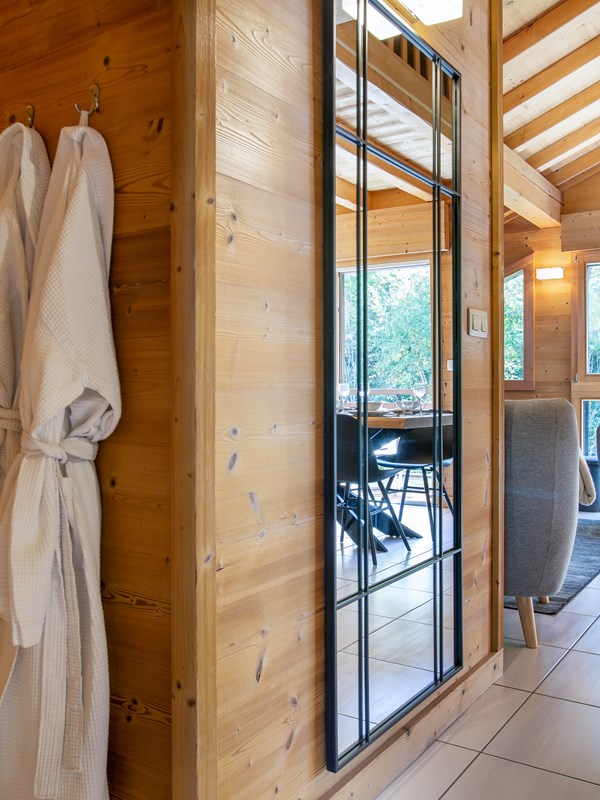 MM WATERSIDE A LARGE 3